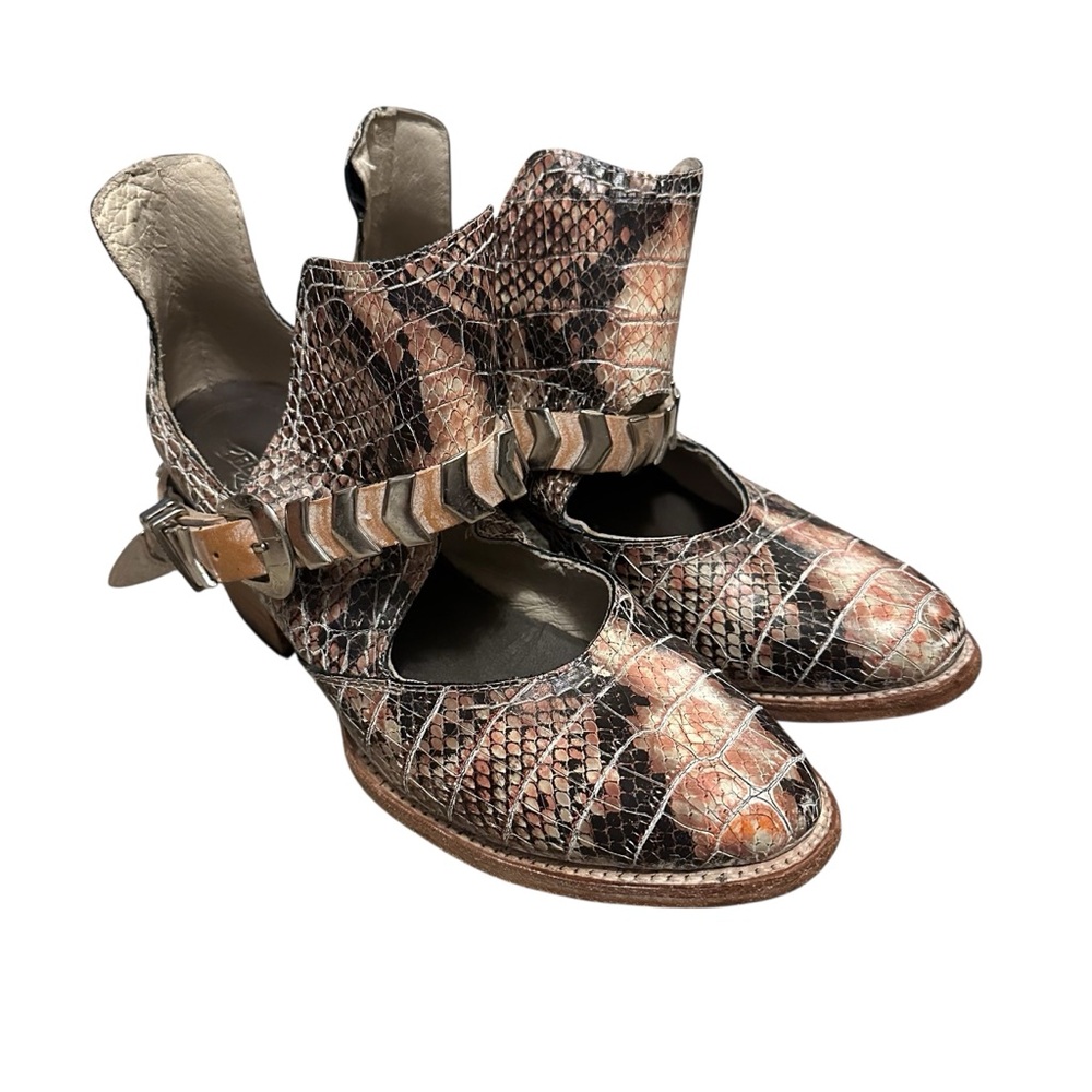 FREEBIRD by Steven Pink Blade Croc Embossed Studded Block Heel Ankle Bootie - Picture 2 of 12